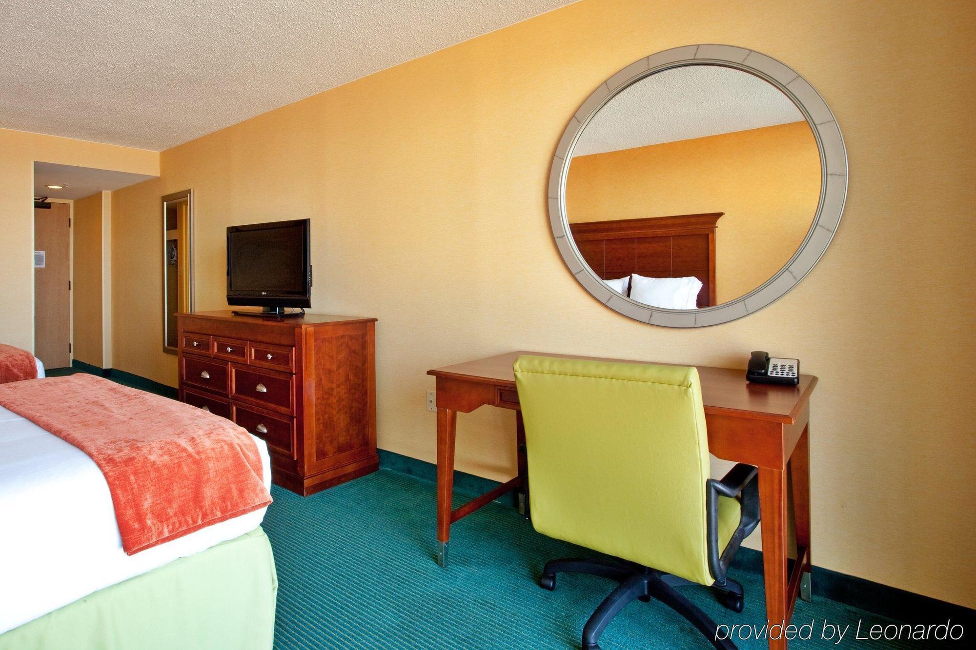 Holiday Inn Express Hotel & Suites Virginia Beach Oceanfront, An Ihg Hotel Pokoj fotografie