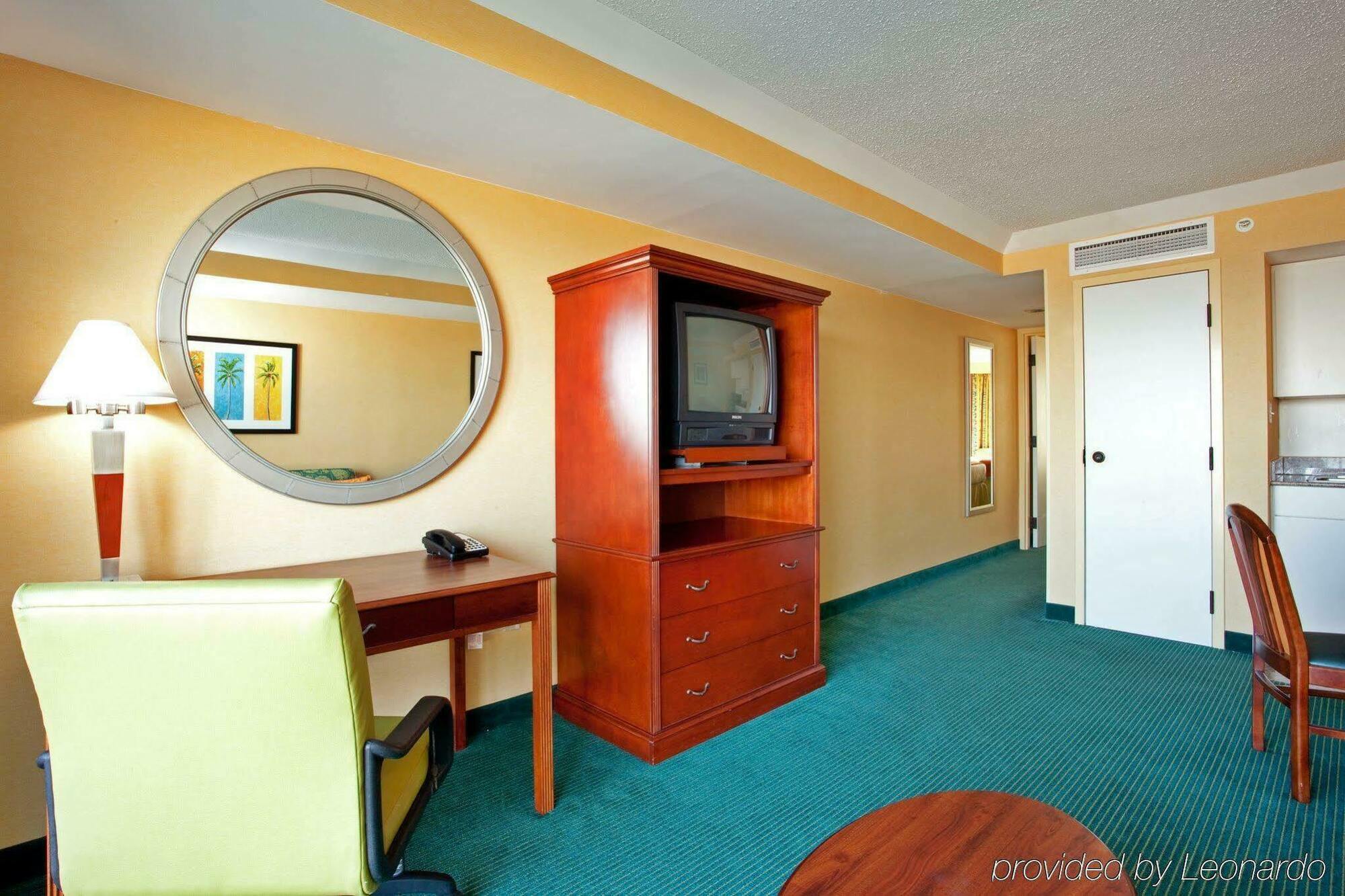 Holiday Inn Express Hotel & Suites Virginia Beach Oceanfront, An Ihg Hotel Pokoj fotografie